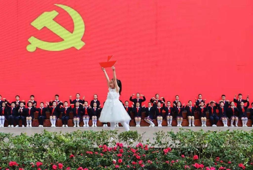 动漫人物吃东西